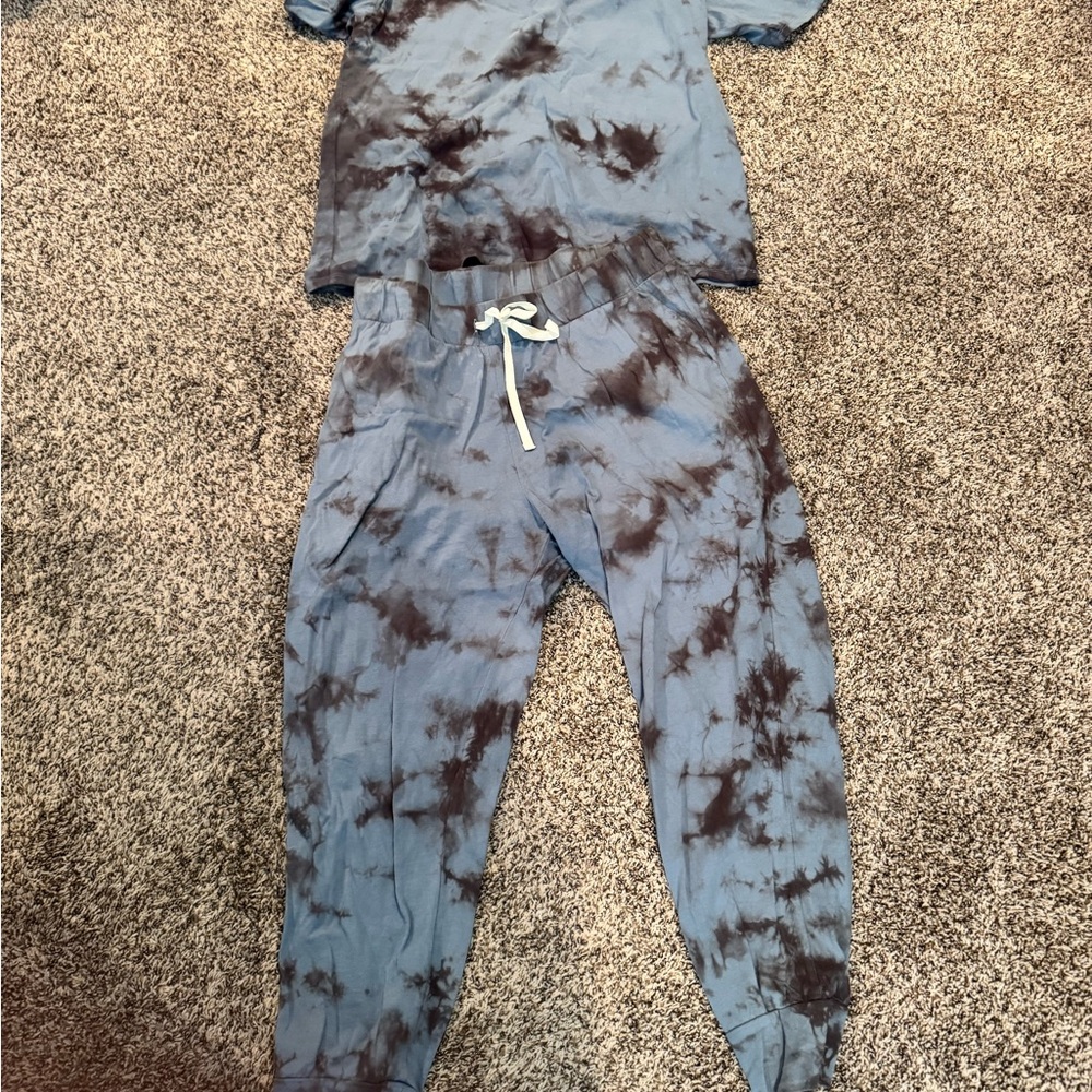 O’Neill joggers and short sleeve shirt.